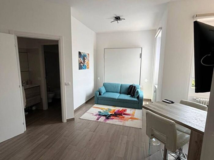 Appartamento monolocale in affitto in Via Spezia, Famagosta, Milano