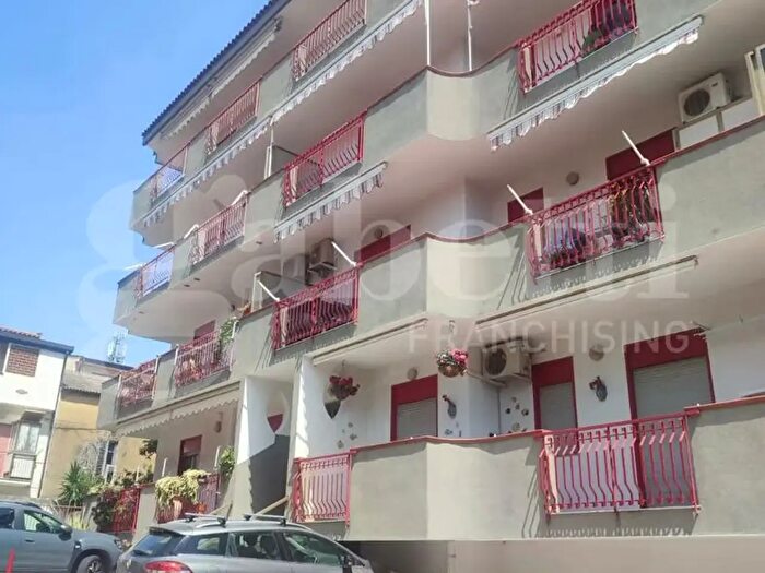 Appartamento trilocale in vendita in Via Ugo Foscolo, Roccalumera