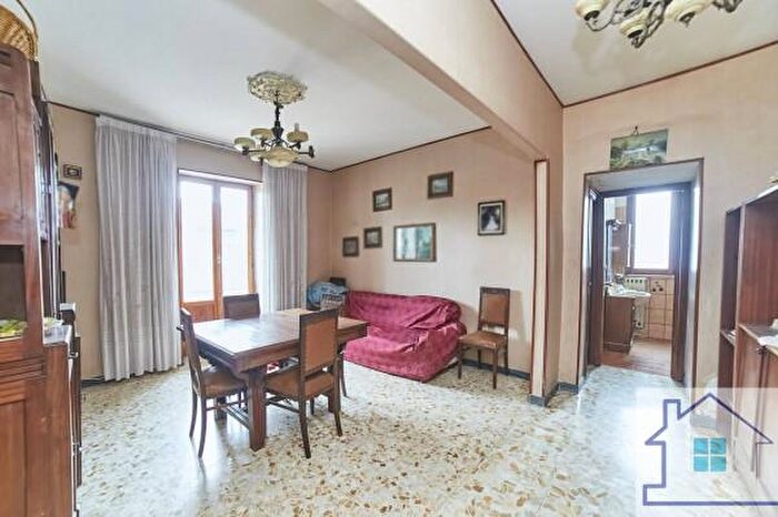 Appartamento trilocale in vendita in Via Pachino, Roma