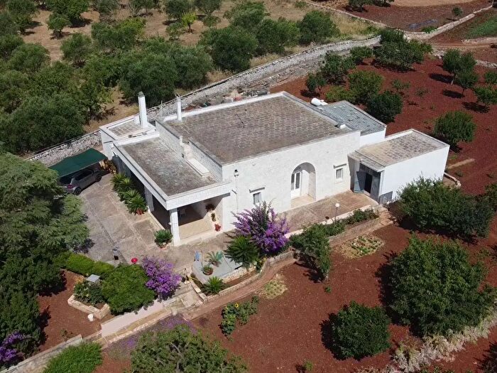 Casa con 6 locali in vendita in Martina Franca