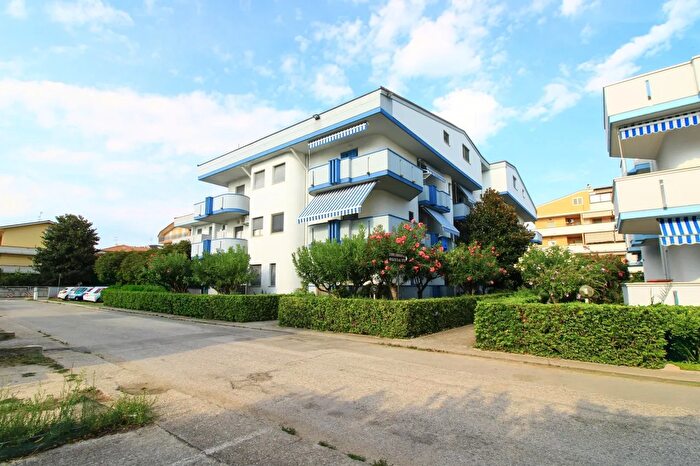 Appartamento trilocale in vendita in Via dei Ludi, Alba Adriatica