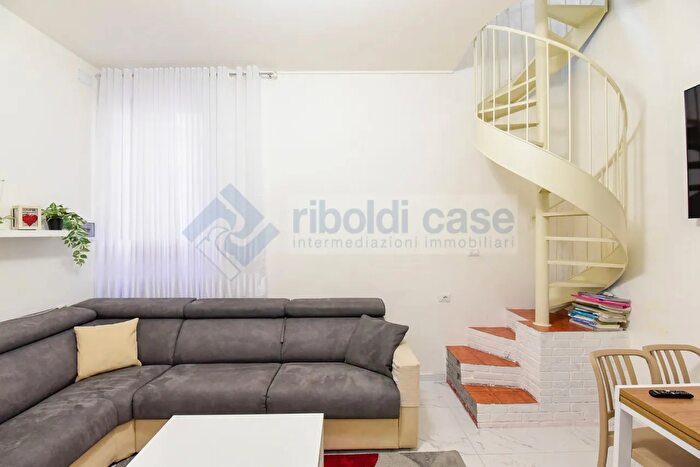 Case in Vendita e in Affitto - 2