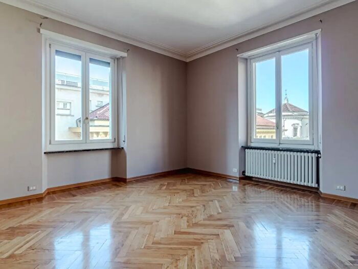 Appartamento con 5 locali in vendita in Via Bruno Buozzi, Torino