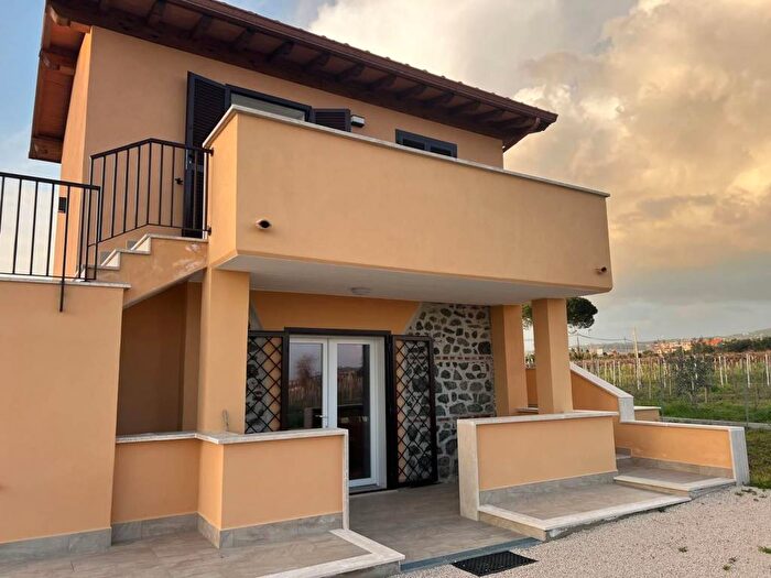 Casa bilocale in affitto in Via Villafranca, Cecchina, Albano Laziale