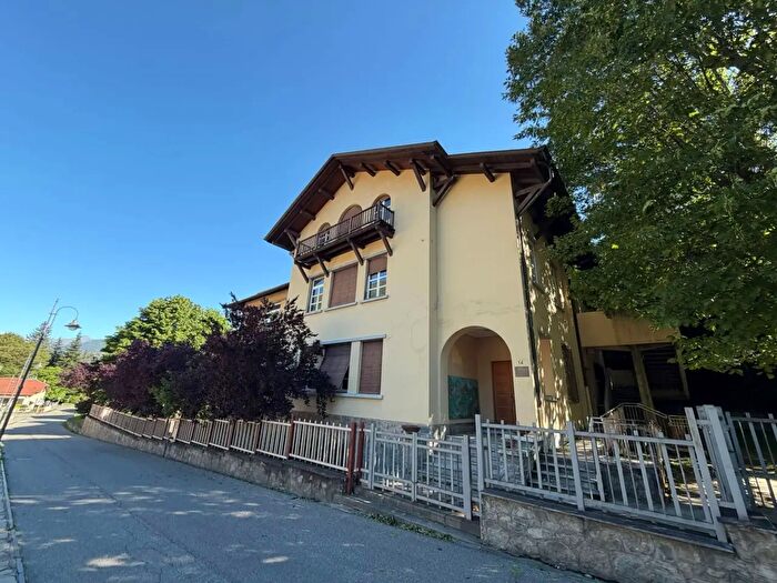 Casa con 12 locali in vendita in Viale Agnelli, Villar Perosa