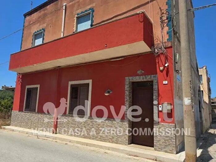 Casa con 6 locali in vendita in Via Nino Fici LI Bassi, Marsala