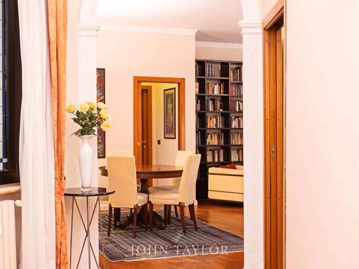 Appartamento con 5 locali in affitto in Piazza SantEufemia, Missori, Milano