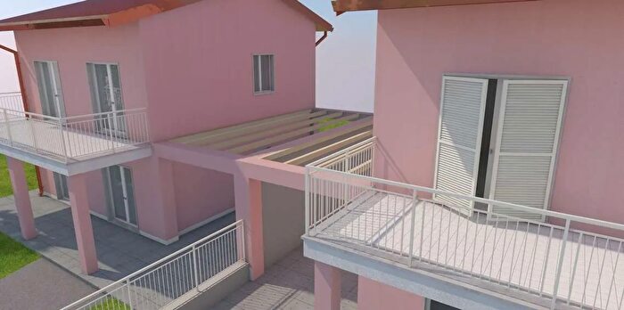 Casa con 5 locali in vendita in Luni