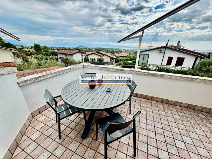 Casa bilocale in vendita in Via Costalunga, Soiano Del Lago