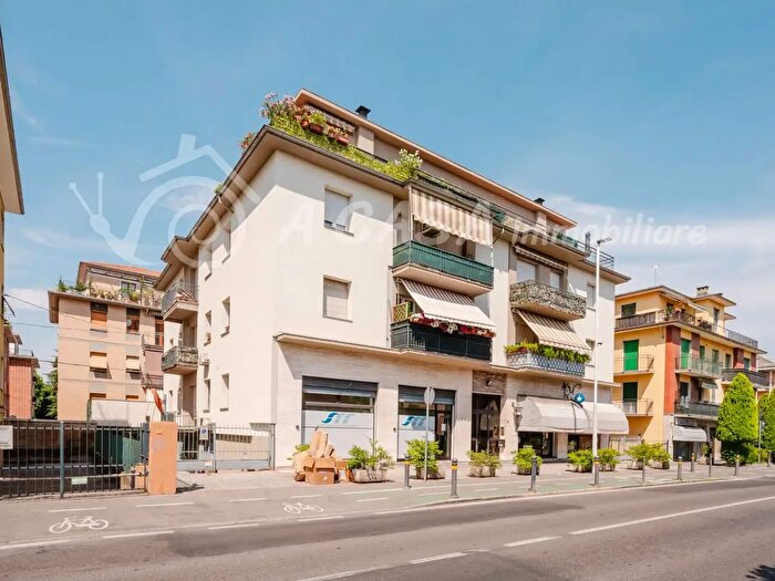 Appartamento con 5 locali in vendita in Via Venezia, Parma