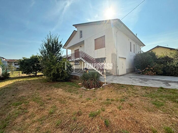 Casa con 5 locali in vendita in Via Ciriè, Volpiano
