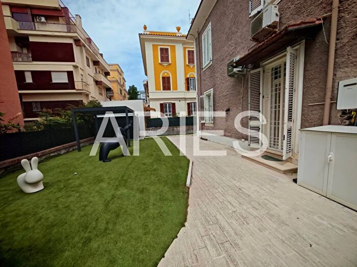 Casa con 5 locali in vendita in Via dei Lucilii, Roma