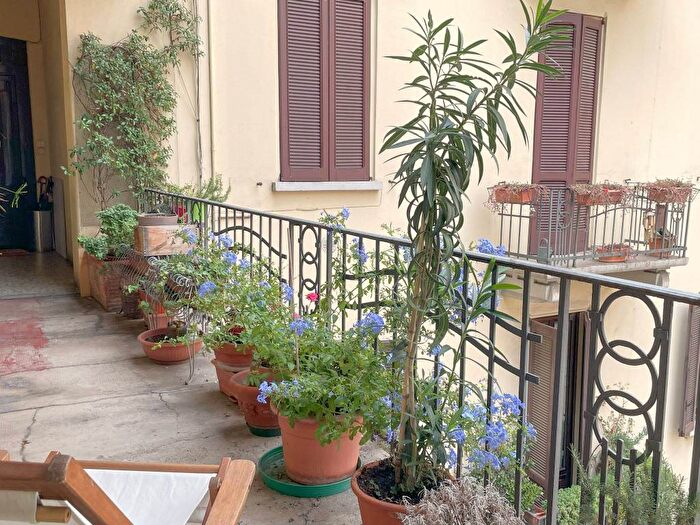 Appartamento trilocale in affitto in Via Castel Morrone, Indipendenza, Milano