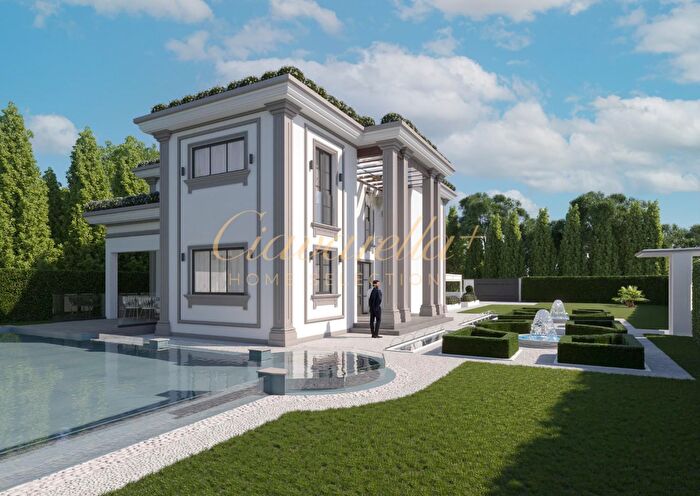 Casa con 9 locali in vendita in Forte Dei Marmi