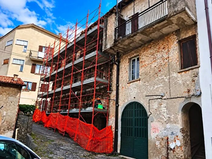 Casa con 8 locali in vendita in Via Pospagliaro, Bosisio Parini