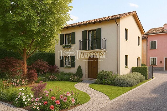 Casa quadrilocale in vendita in Via Alpi, Roccaforte Mondovi