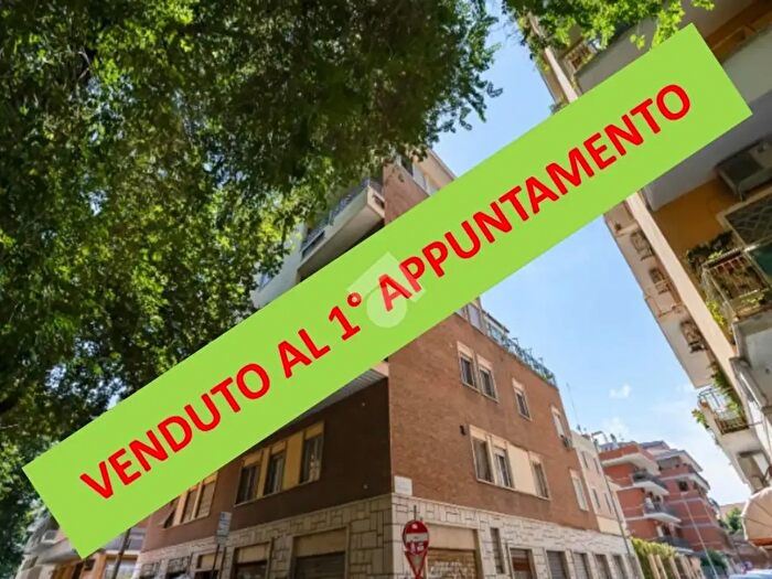 Appartamento con 5 locali in vendita in Via dei Taurini, Roma