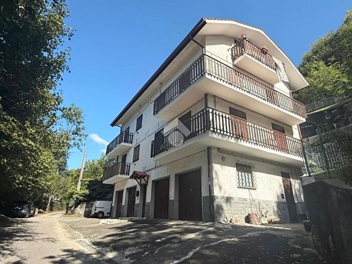 Appartamento trilocale in vendita in Frazione Lusiana, Traves