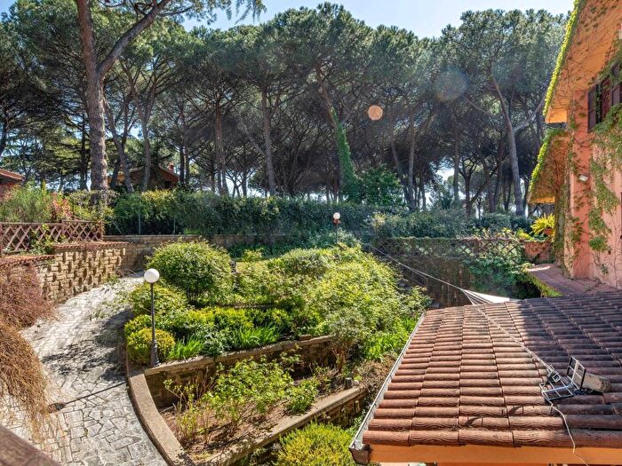 Appartamento trilocale in affitto in Via Appia Nuova, Frattocchie, Marino