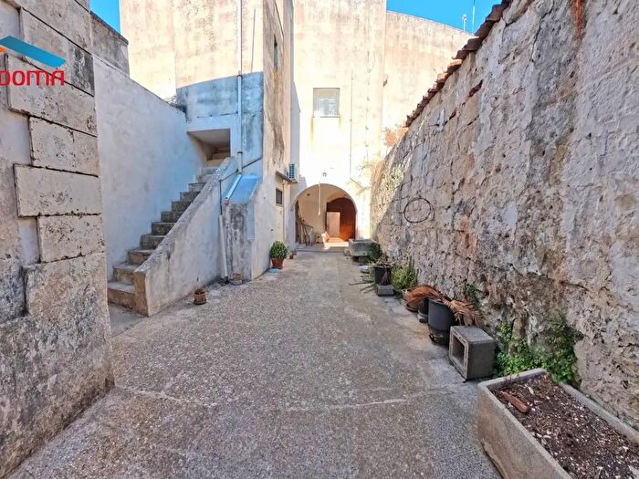 Casa trilocale in vendita in Via Lo Barca b, Giurdignano