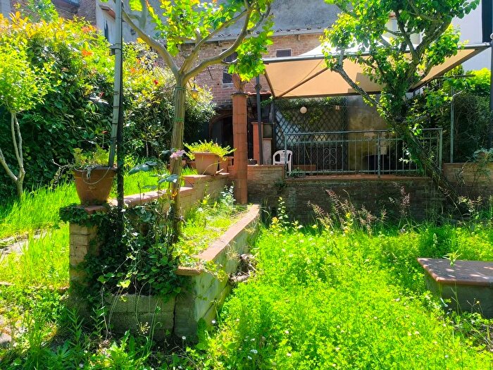 Appartamento con 6 locali in vendita in Via Siena, Sinalunga