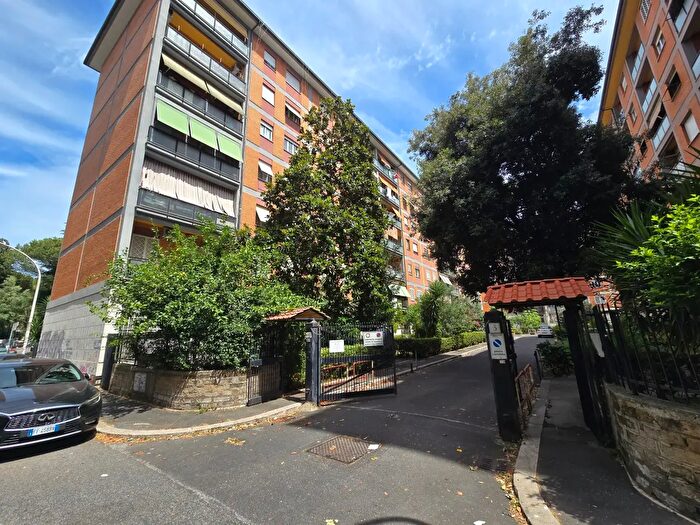 Appartamento quadrilocale in vendita in Viale dei Romanisti, Roma