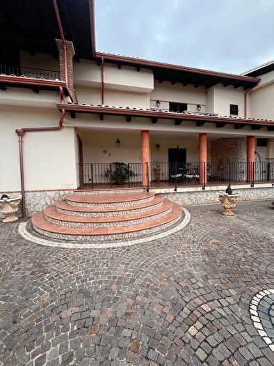 Casa con 6 locali in affitto in Via Potenza, Castel Volturno