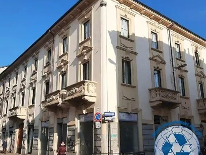 Appartamento bilocale in affitto in Via Lecco, Monza