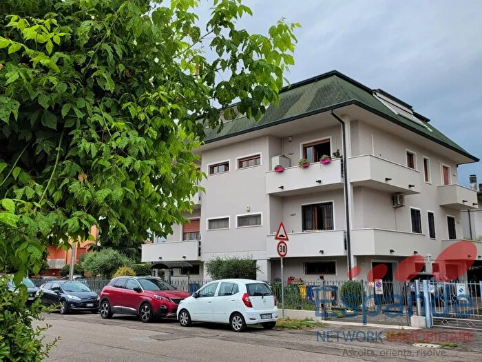 Appartamento con 7 locali in vendita in Via del Ciliegio, Forlimpopoli