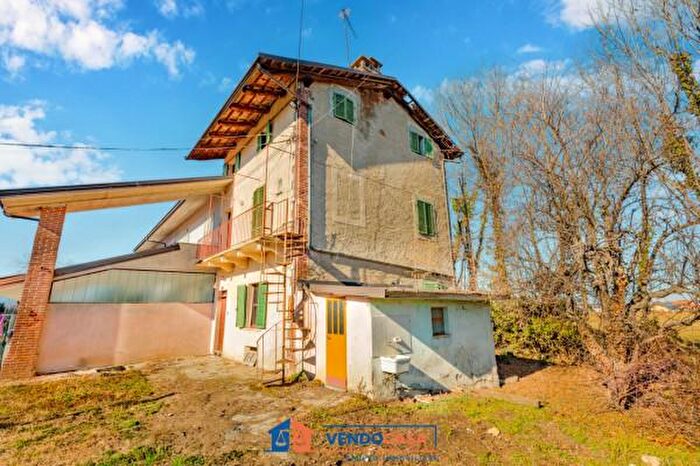 Casa con 6 locali in vendita in Via della Ripa, Cuneo
