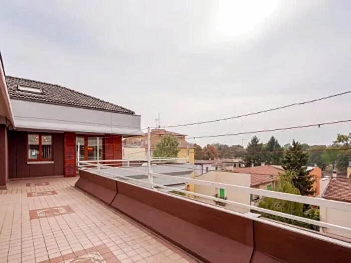 Appartamento con 5 locali in vendita in Viale Biagio Pelacani, Parma