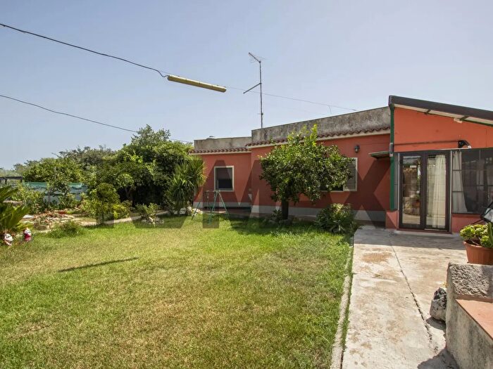 Casa con 5 locali in vendita in Bosco di Sopra Snc, Canicattini Bagni