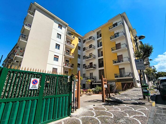 Appartamento quadrilocale in vendita in Via Libertà Portici, Portici