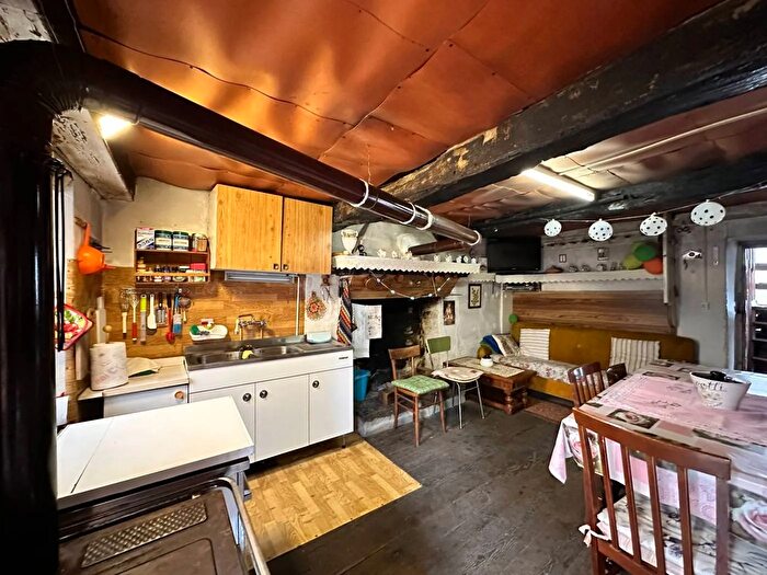 Casa con 5 locali in vendita in Frazione Frasso Scopello, Scopello