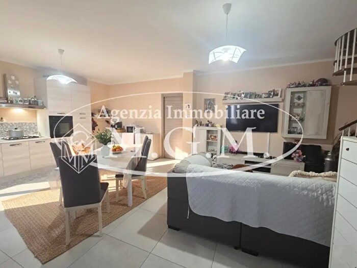 Appartamento con 5 locali in vendita in Santa Maria A Monte