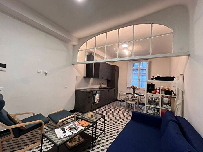 Appartamento trilocale in affitto in Via della Condotta, Signoria Uffizi, Firenze