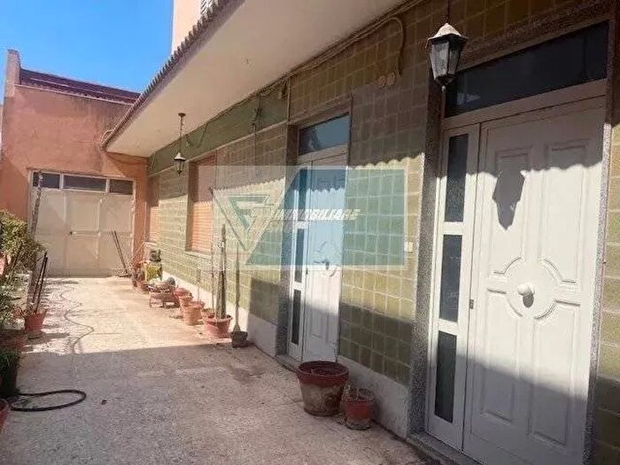 Casa con 9 locali in vendita in Siracusa