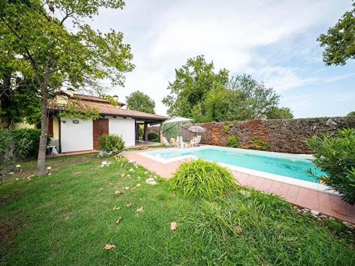 Casa quadrilocale in vendita in Via G Grioli, Borgo Virgilio