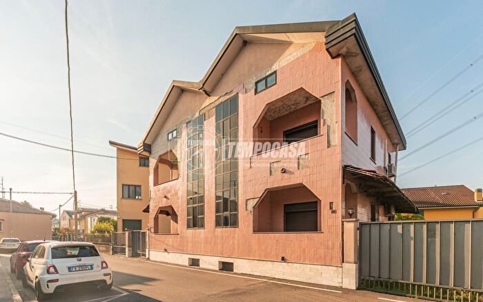 Casa quadrilocale in vendita in Via Giuseppe Verdi, Settimo Milanese