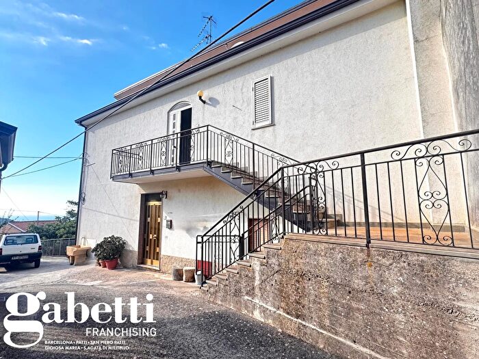 Appartamento trilocale in vendita in Contrada Vallebruca, SantAgata Di Militello