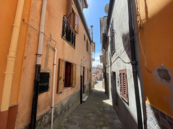 Casa con 5 locali in vendita in Via Garibaldi, Reitano