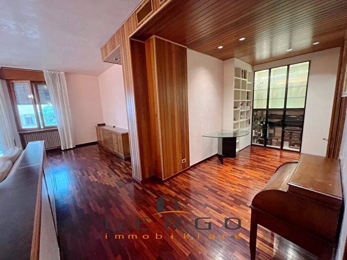 Casa con 6 locali in affitto in Via Marchetto da Padova, Padova