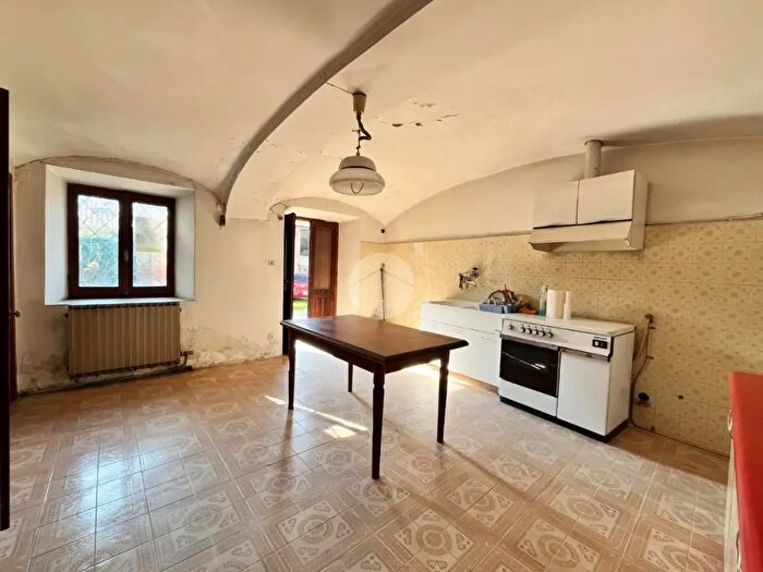 Casa con 6 locali in vendita in Via Piazzo, Pavone Canavese