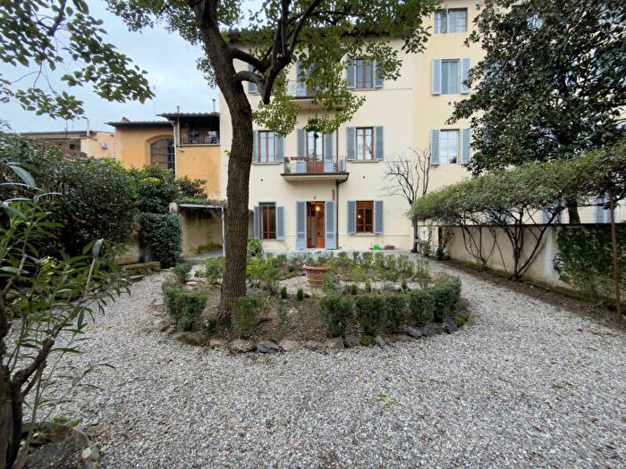 Appartamento con 5 locali in affitto in Piazza Fra Girolamo Savonarola, Libertà Savonarola, Firenze