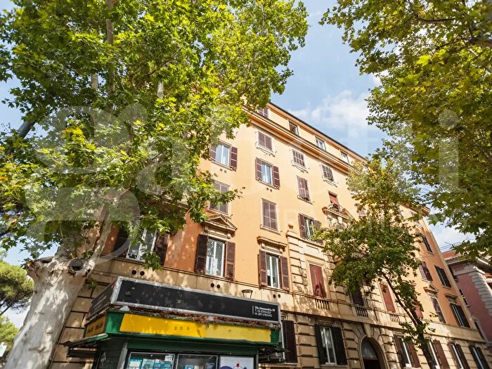 Appartamento quadrilocale in vendita in Via Nomentana, Roma