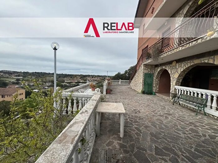 Appartamento trilocale in affitto in Via Villafalletto, Roma