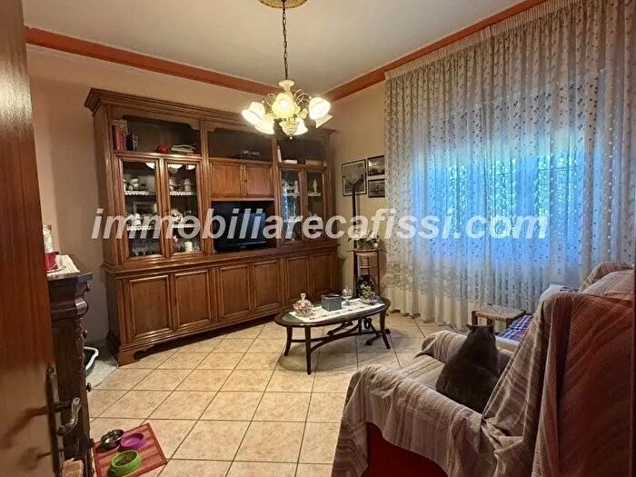 Casa quadrilocale in vendita in Baccheretana, Carmignano