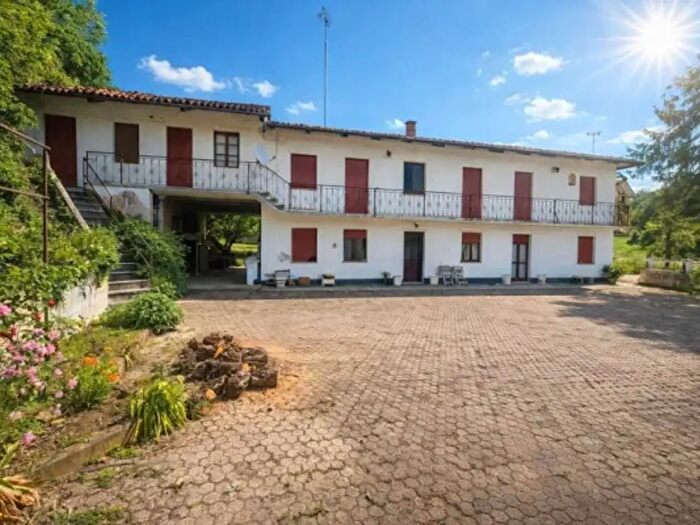 Casa con 6 locali in vendita in Via Nuova, Sanfre'