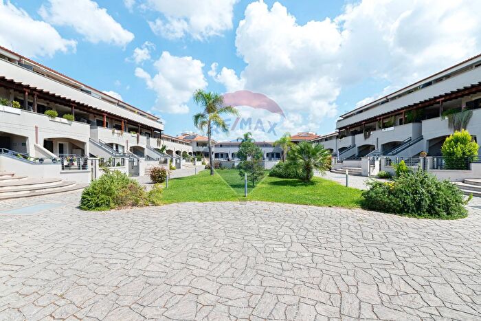 Appartamento trilocale in vendita in Via Bielorussia, Roma