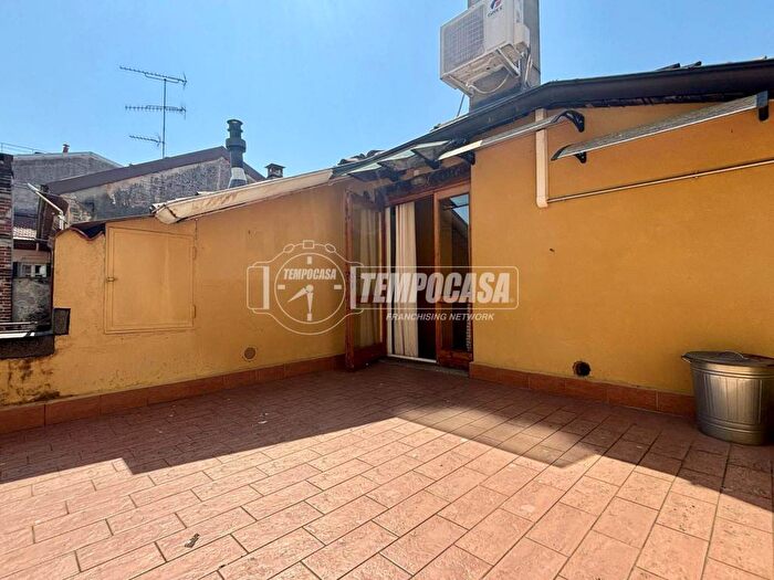 Appartamento trilocale in affitto in Centro, Arona